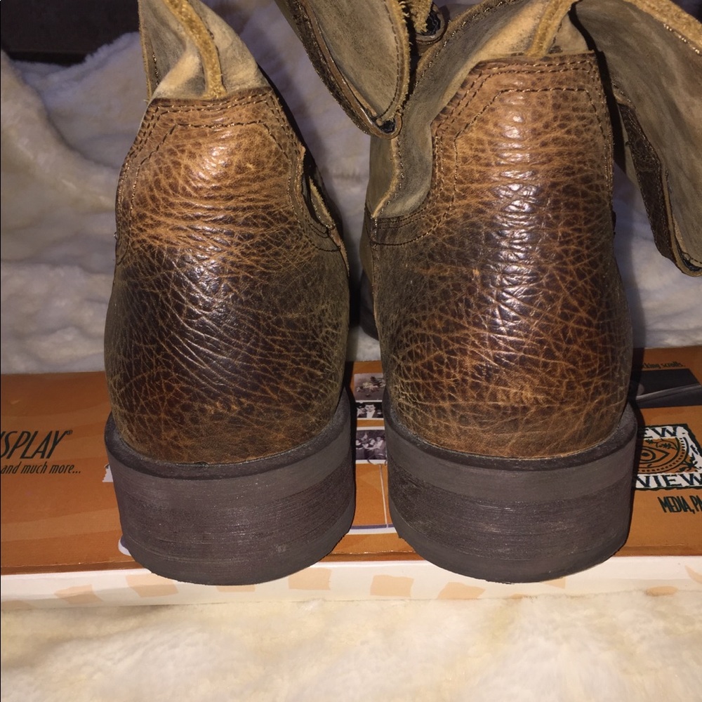Boots - Picture 6 of 9